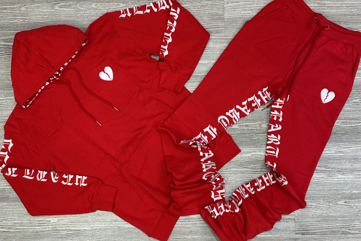 Focus- heartless stacked sweatsuits (red)