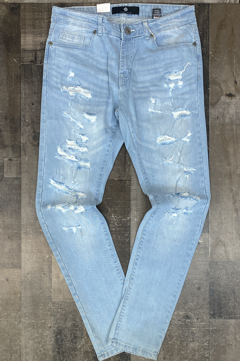 Focus- rip and repair denim jeans (light Wash)