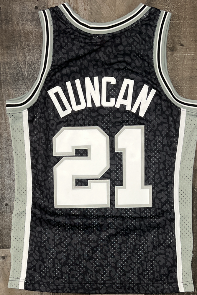 
                  
                    Mitchell & Ness- NBA Wild Life Swingman jersey Spurs 98 Tim Duncan
                  
                