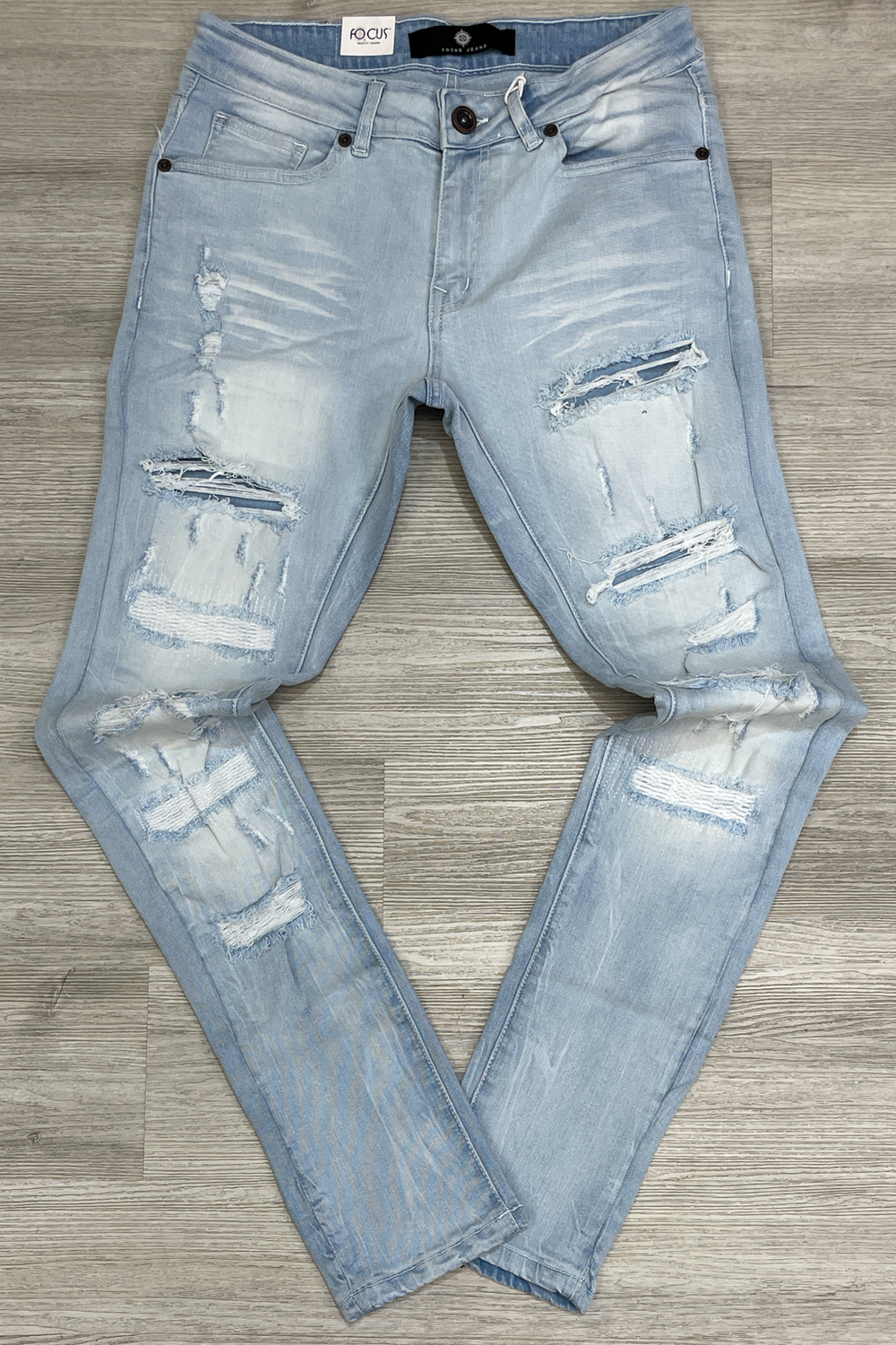 Focus- embroidery distressed denim jeans (light)