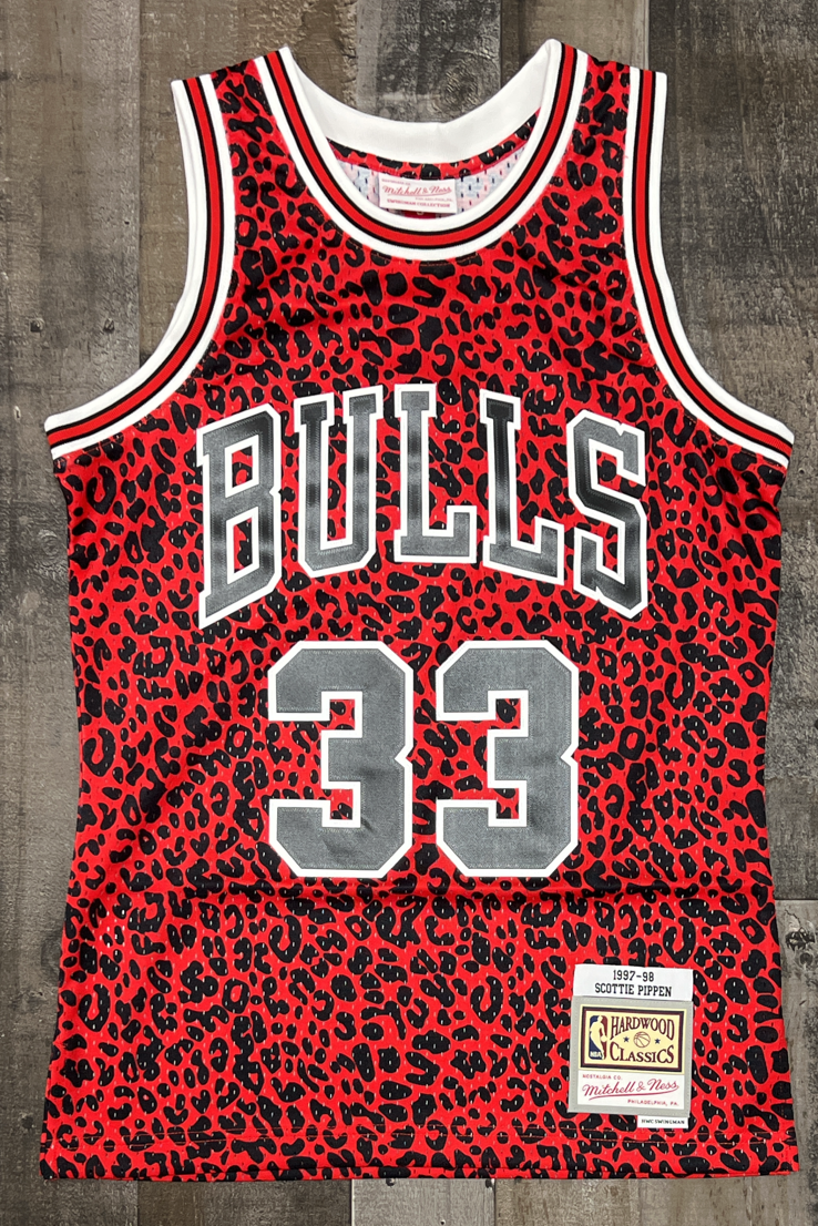 Scottie Pippen Jersey  Chicago Bulls Mitchell & Ness NBA Red