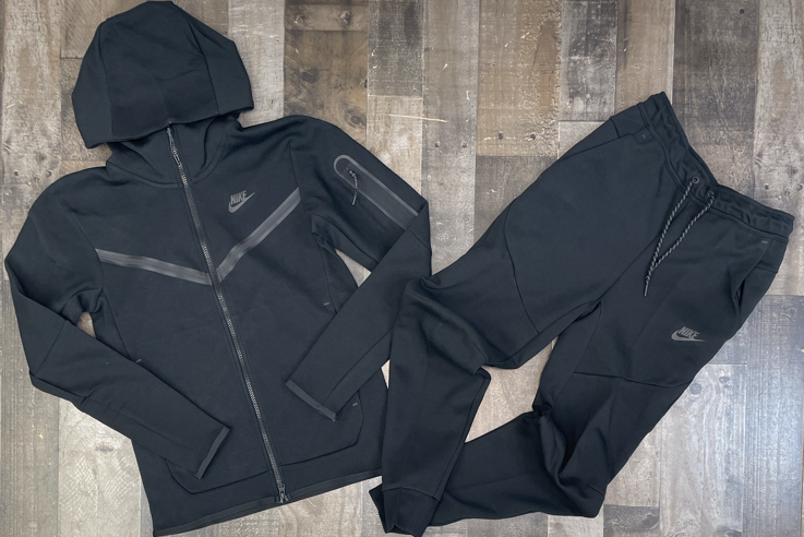 Nike - sweatsuit (black)